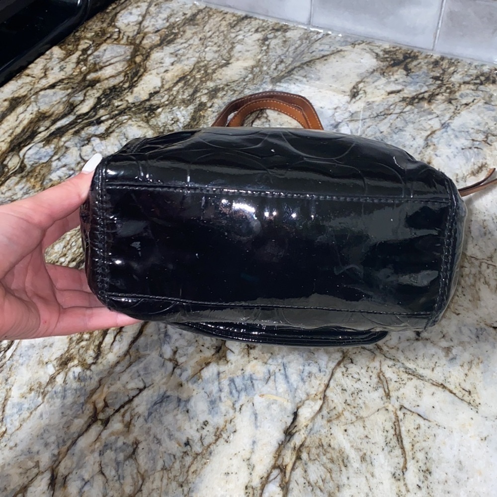 Coach W Signature Embossed Leah Patent Leather Bag - Picture 8 of 11